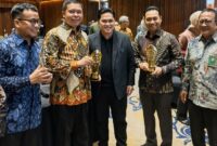 Hendi Sofyan Direktur Utama BPRS Amanah Ummah bersama Menpora Erick Thohir 